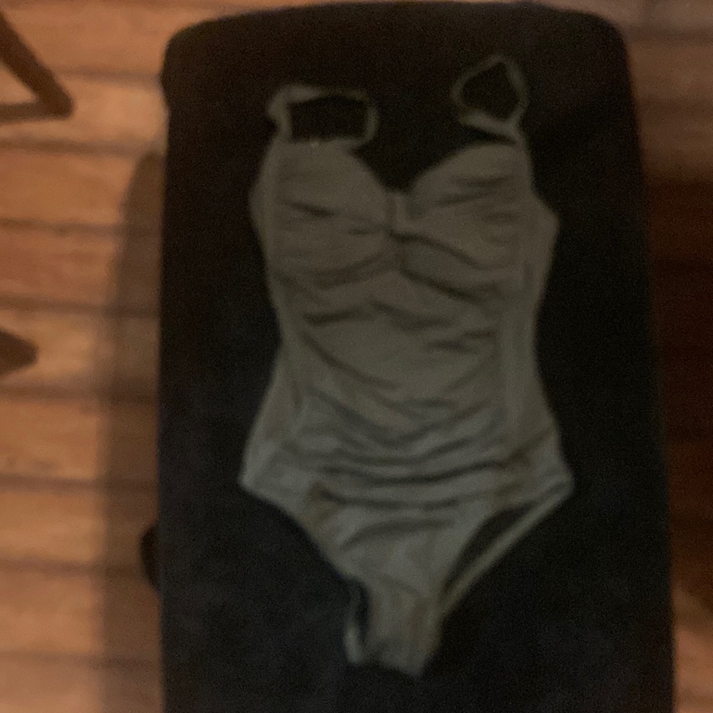 Size 8 Hilor women’s black one piece swimsuit